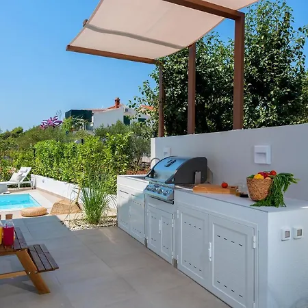 Marula - With Heated Pool Ferienhaus