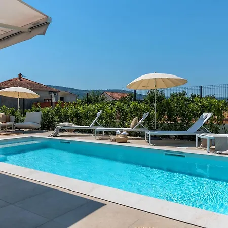 Ferienhaus Marula - With Heated Pool Marina