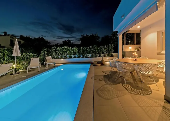 Marula - With Heated Pool 펜션 산책길
