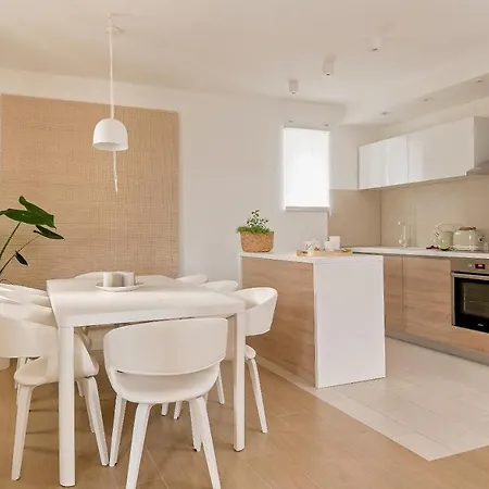 Marula - With Heated Pool بيت للعطل