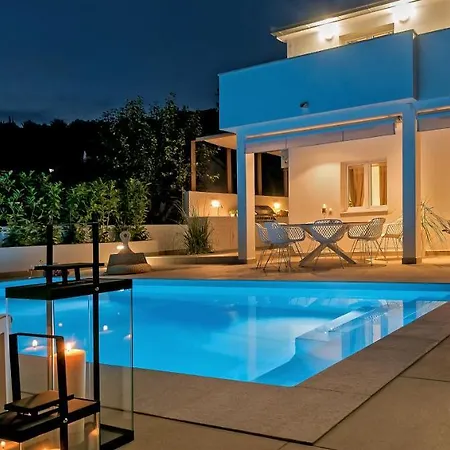 Marula - With Heated Pool Holiday home Marina