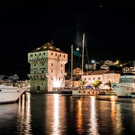 Vikendica Marula - With Heated Pool Marina