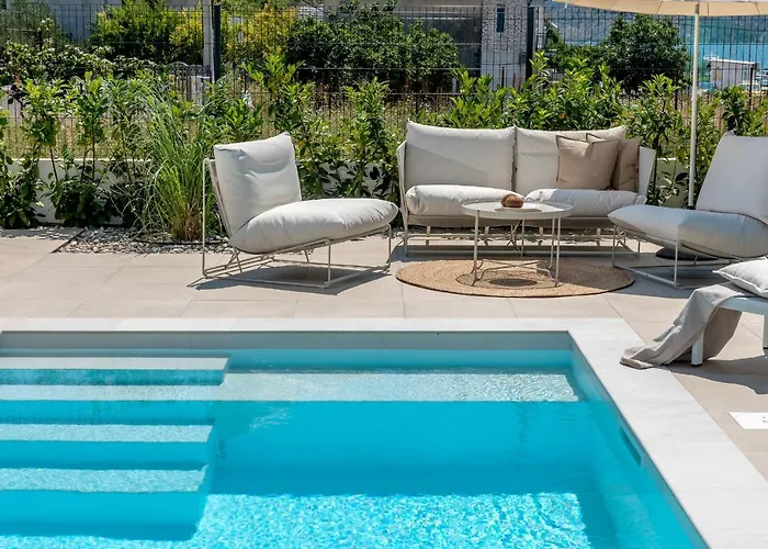 Marula - With Heated Pool Ferienhaus